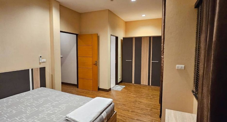 For sale 3 bedrooms house in Saraphi, Chiang Mai