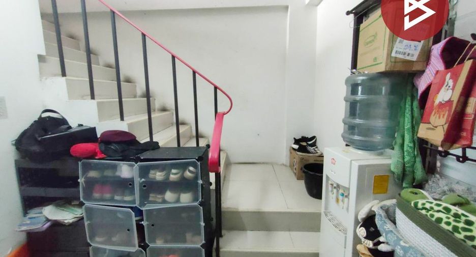 For sale 3 bedrooms retail Space in Lat Krabang, Bangkok