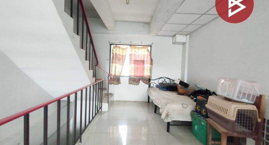 For sale 3 bedrooms retail Space in Lat Krabang, Bangkok