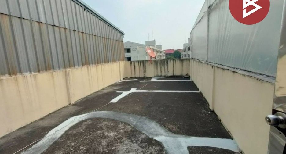 For sale 3 bedrooms retail Space in Lat Krabang, Bangkok