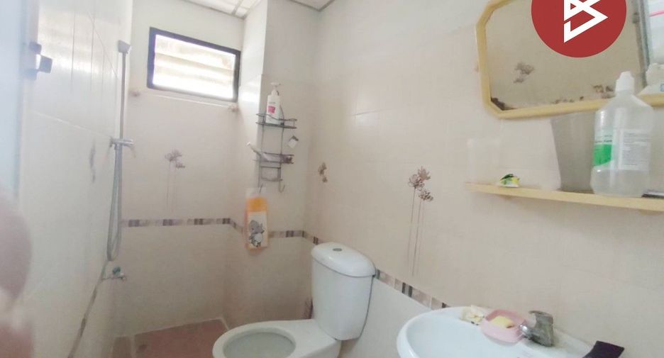 For sale 3 bedrooms retail Space in Lat Krabang, Bangkok