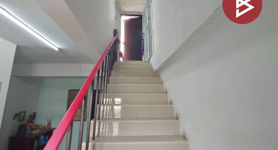 For sale 3 bedrooms retail Space in Lat Krabang, Bangkok