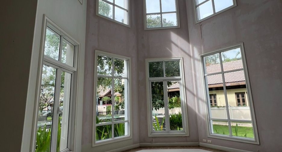 For sale 6 bedrooms house in Lat Phrao, Bangkok