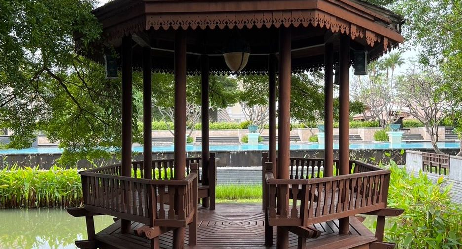 For sale 6 bedrooms house in Lat Phrao, Bangkok