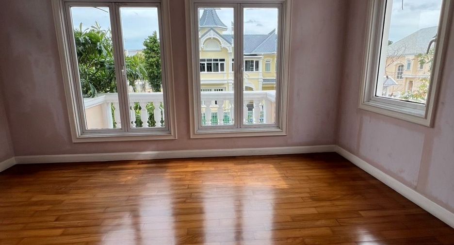 For sale 6 bedrooms house in Lat Phrao, Bangkok
