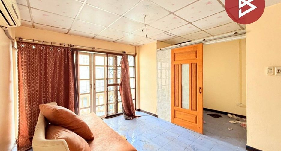 Casa adosada en venta de 2 habitaciones en Bang Sue, Bangkok