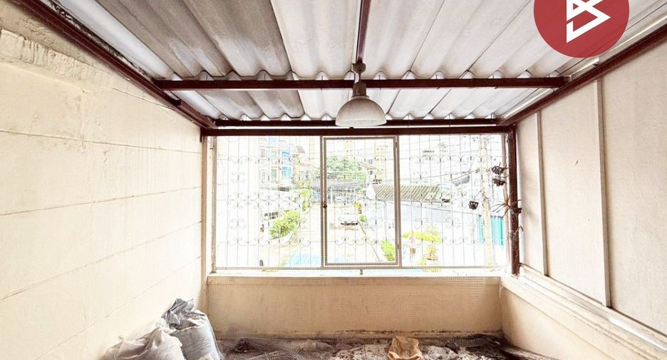 Casa adosada en venta de 2 habitaciones en Bang Sue, Bangkok