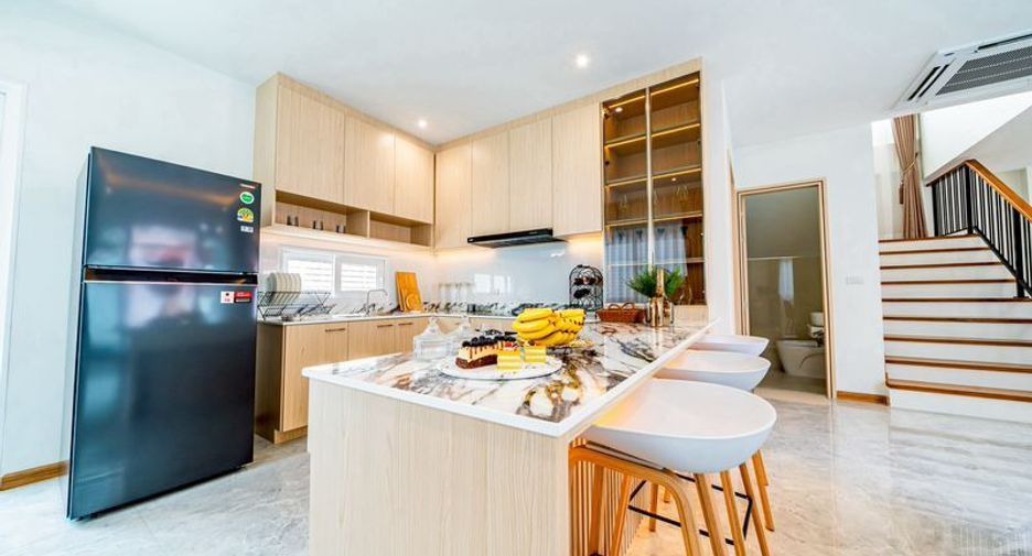 For sale 4 ベッドルーム villa in Bang Lamung, Chonburi