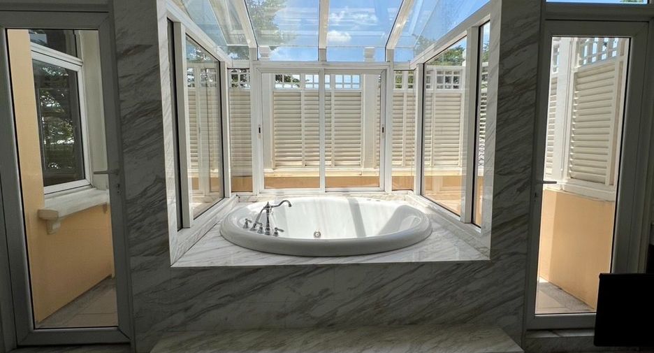 Haus zum Kauf mit 5 Zimmer in Lat Phrao, Bangkok