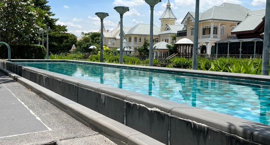 Haus zum Kauf mit 5 Zimmer in Lat Phrao, Bangkok