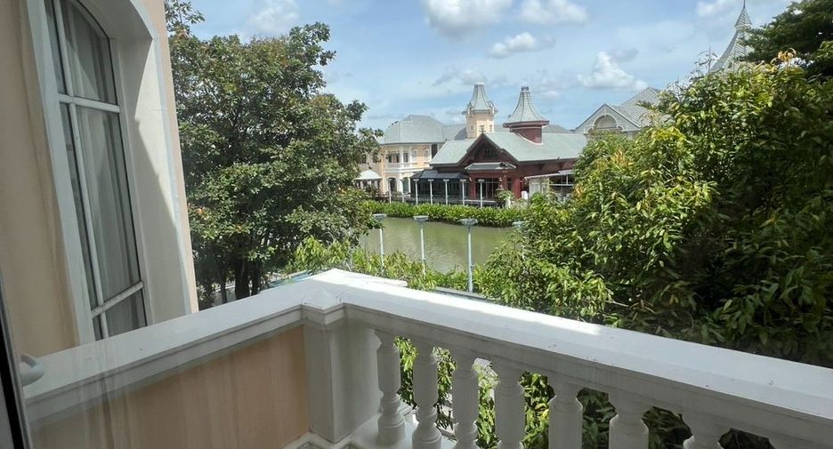 Haus zum Kauf mit 5 Zimmer in Lat Phrao, Bangkok