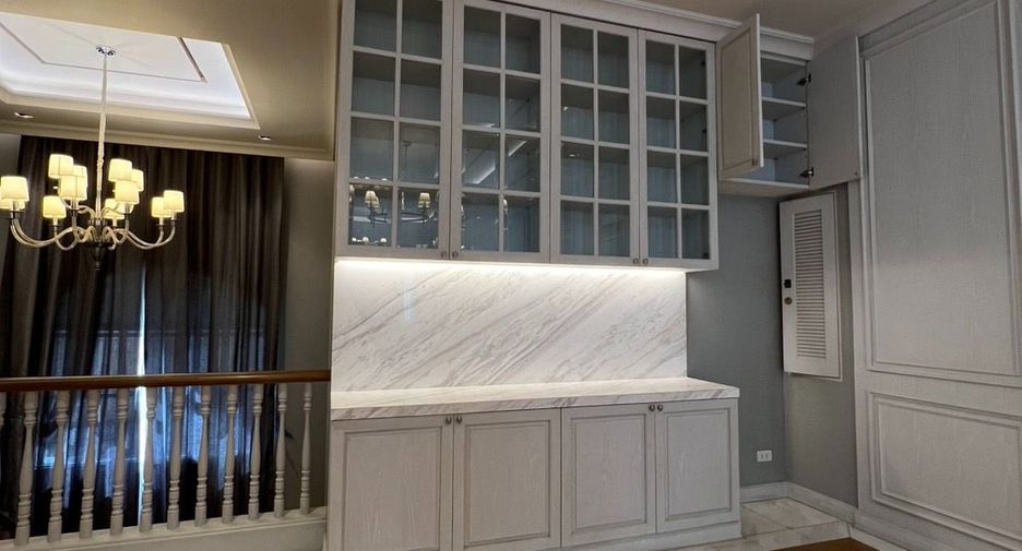 Haus zum Kauf mit 5 Zimmer in Lat Phrao, Bangkok