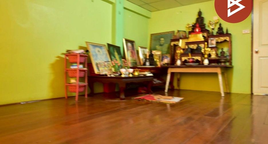 For sale 6 bedrooms retail Space in Phra Pradaeng, Samut Prakan