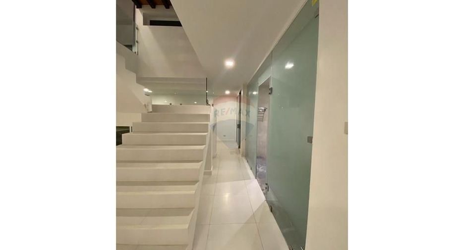 For rent 4 bedrooms villa in Ko Samui, Surat Thani