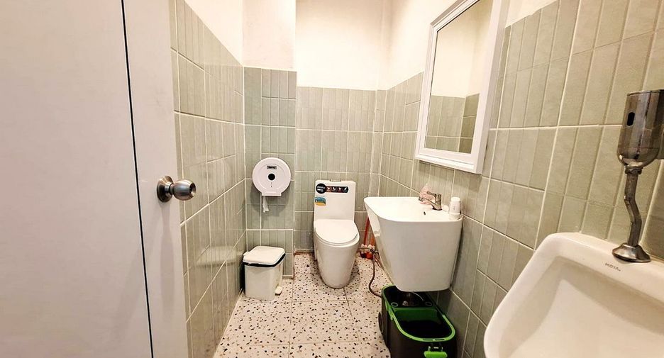 Gewerbefläche zum Kauf mit 2 Zimmer in Mueang Khon Kaen, Khon Kaen