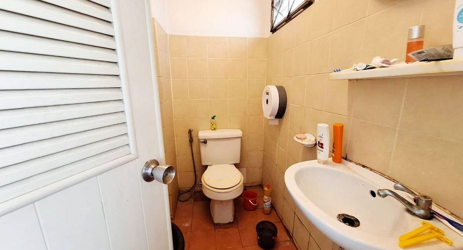 Gewerbefläche zum Kauf mit 2 Zimmer in Mueang Khon Kaen, Khon Kaen