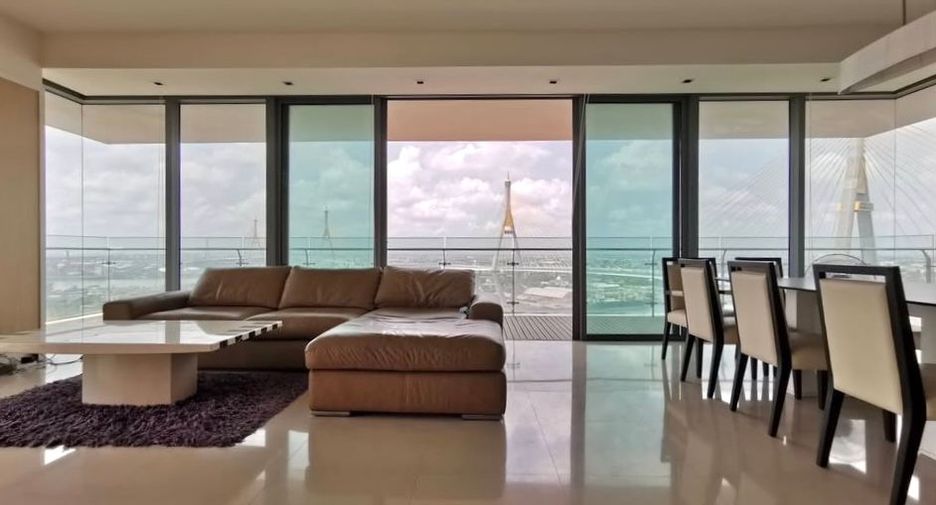 For rent 3 bedrooms condo in Yan Nawa, Bangkok