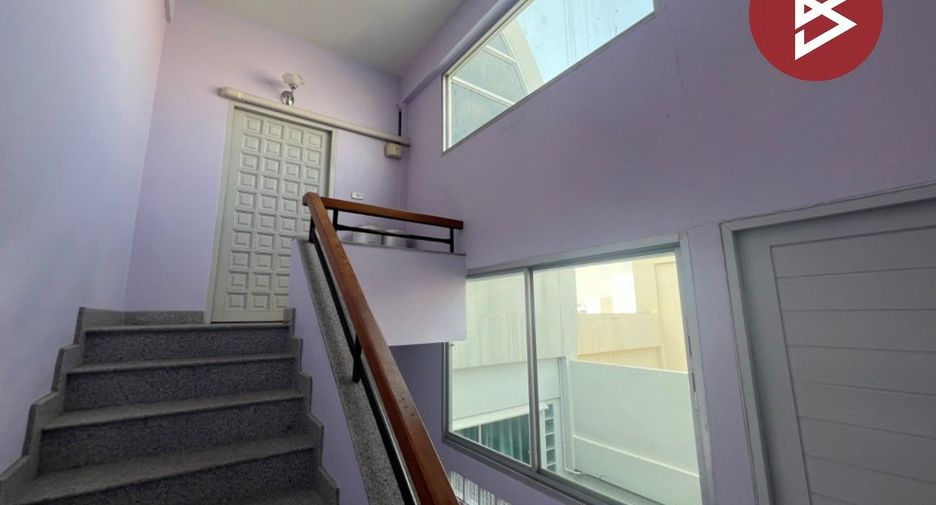 À vendre 5 chambres bureau à Wang Thonglang, Bangkok