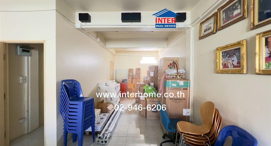 Local comercial en venta de 3 habitaciones en Thanyaburi, Pathum Thani
