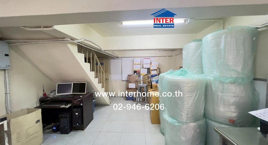 Local comercial en venta de 3 habitaciones en Thanyaburi, Pathum Thani