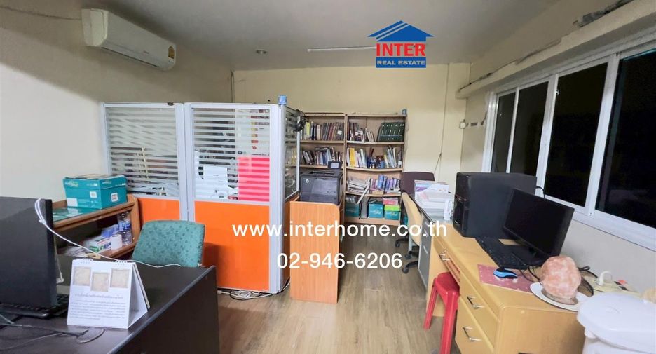 Local comercial en venta de 3 habitaciones en Thanyaburi, Pathum Thani