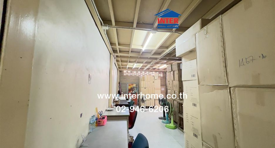 Local comercial en venta de 3 habitaciones en Thanyaburi, Pathum Thani