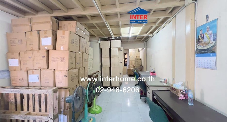 Local comercial en venta de 3 habitaciones en Thanyaburi, Pathum Thani