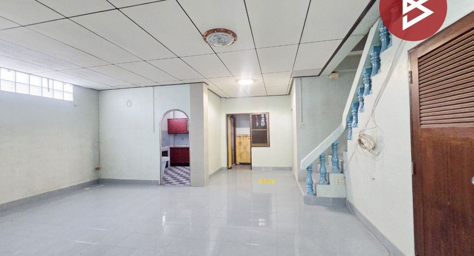 For sale 4 bedrooms townhouse in Mueang Chachoengsao, Chachoengsao