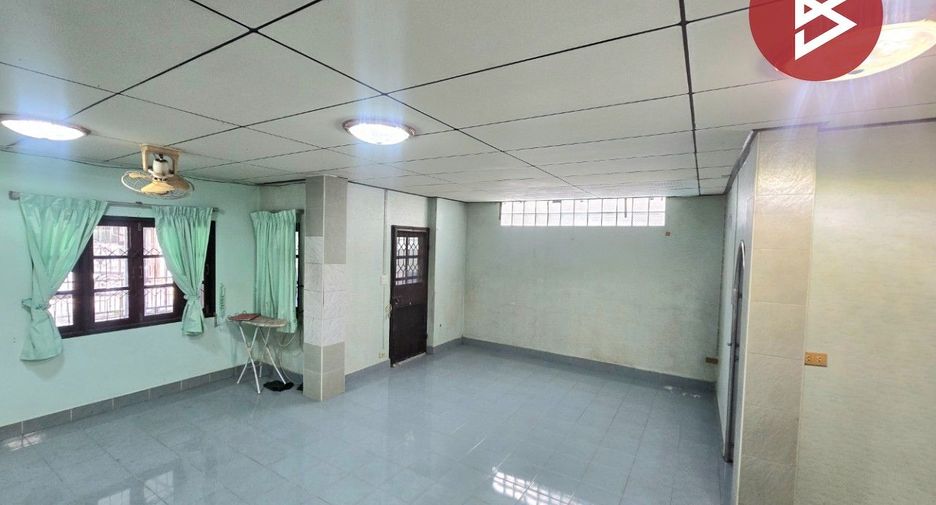 For sale 4 bedrooms townhouse in Mueang Chachoengsao, Chachoengsao