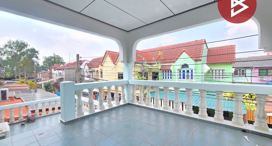 For sale 4 bedrooms townhouse in Mueang Chachoengsao, Chachoengsao