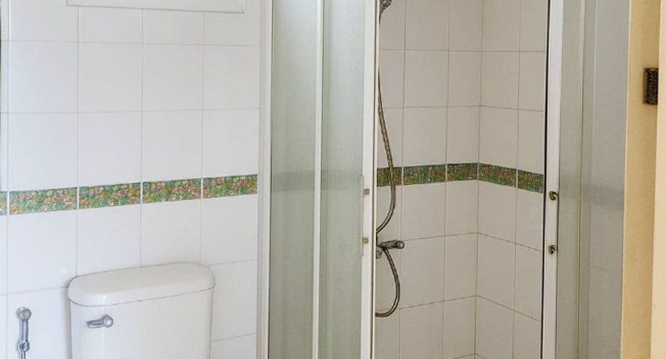 For sale 4 bedrooms house in Mueang Samut Prakan, Samut Prakan