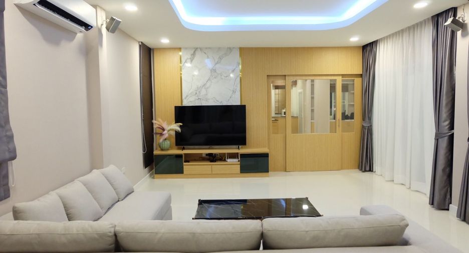 Haus zur Miete mit 4 Zimmer in Bang Lamung, Chonburi