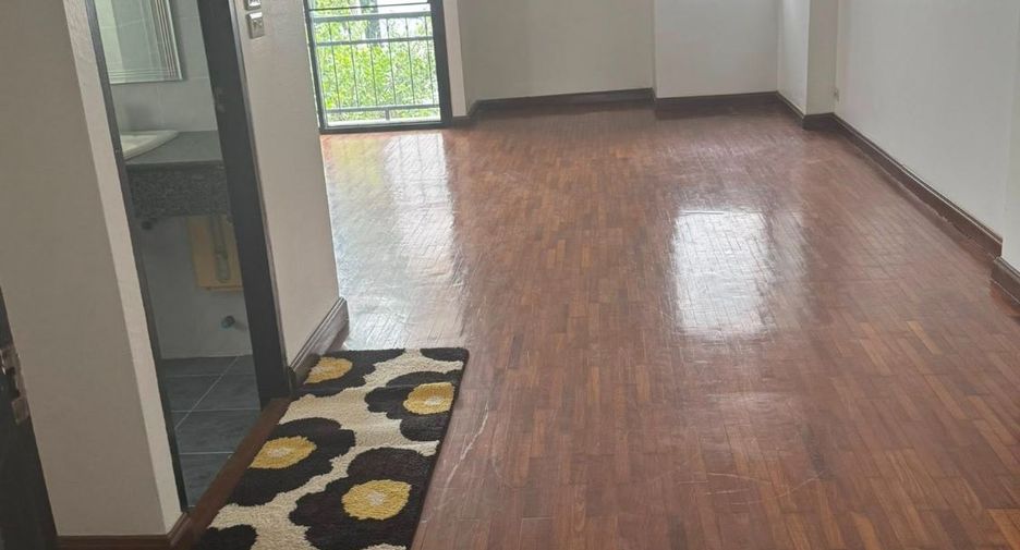 For rent retail Space in Khlong Toei, Bangkok