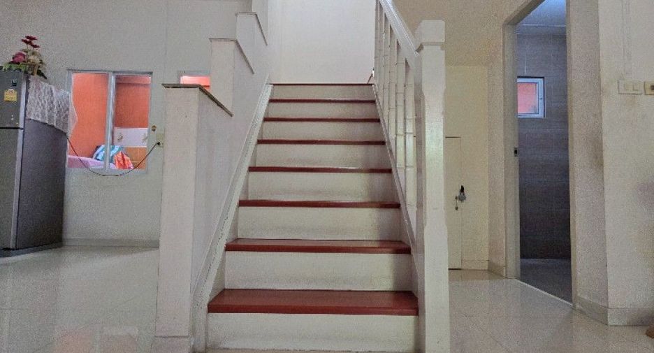 For sale 3 bedrooms townhouse in Bang Khun Thian, Bangkok