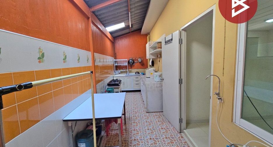 For sale 3 bedrooms townhouse in Bang Khun Thian, Bangkok