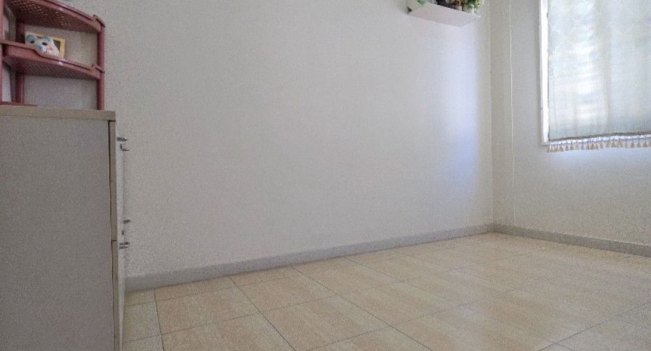 For sale 3 bedrooms townhouse in Bang Khun Thian, Bangkok