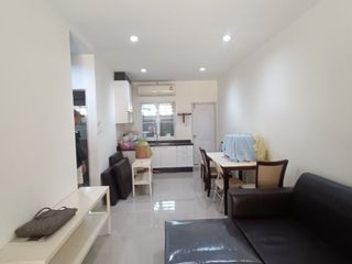 À vendre 4 chambres maison de ville à Phra Samut Chedi, Samut Prakan