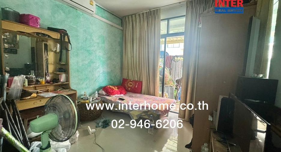 Casa adosada en venta de 4 habitaciones en Phra Samut Chedi, Samut Prakan