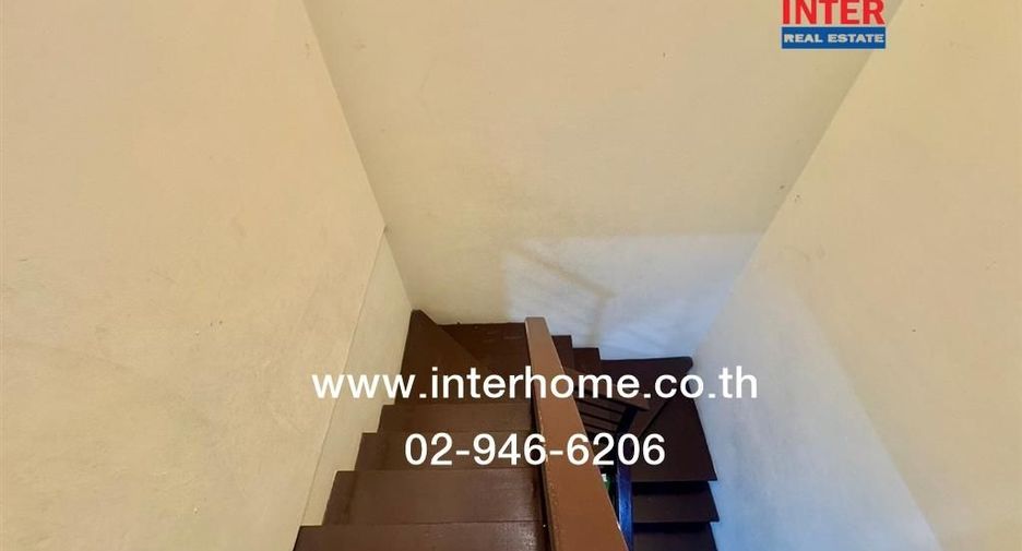 Casa adosada en venta de 4 habitaciones en Phra Samut Chedi, Samut Prakan