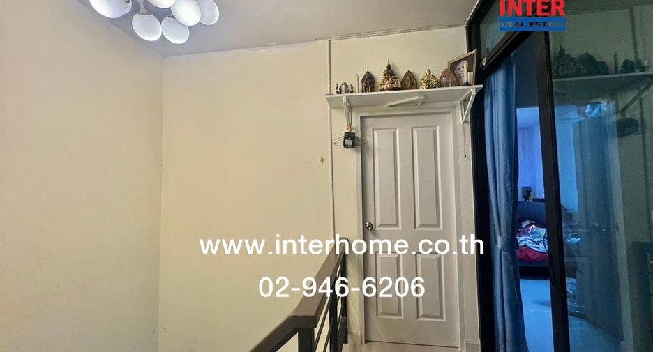 Casa adosada en venta de 4 habitaciones en Phra Samut Chedi, Samut Prakan