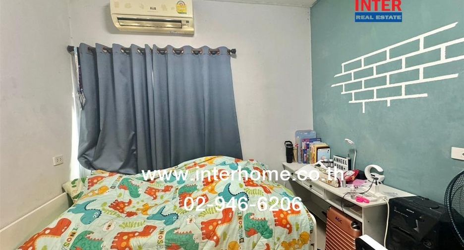 Casa adosada en venta de 4 habitaciones en Phra Samut Chedi, Samut Prakan