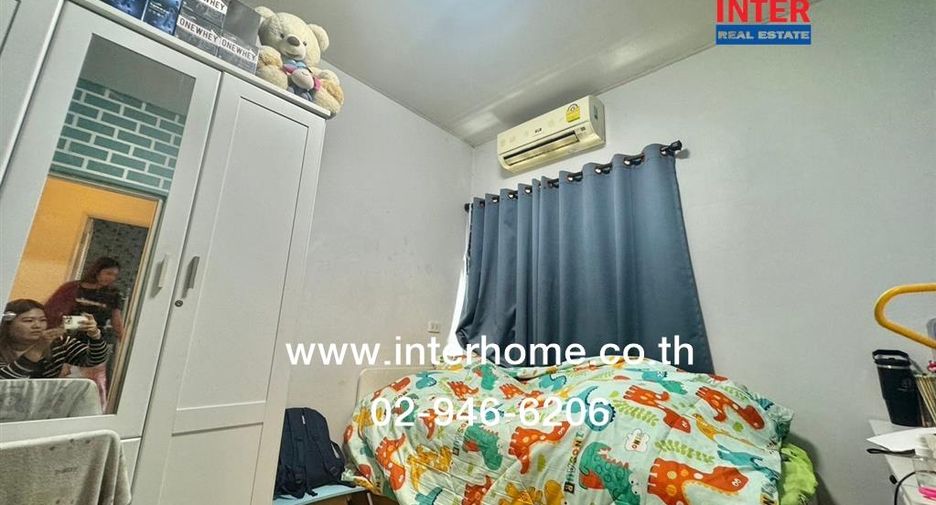 Casa adosada en venta de 4 habitaciones en Phra Samut Chedi, Samut Prakan