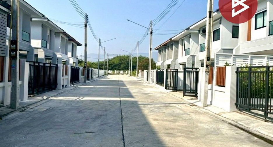 出售 3 卧室 独立屋 在 Ban Bueng, Chon Buri