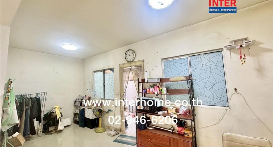 For sale 3 ベッドルーム townhouse in Krathum Baen, Samut Sakhon
