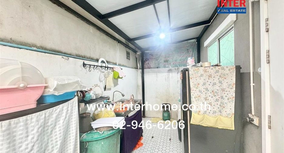 For sale 3 ベッドルーム townhouse in Krathum Baen, Samut Sakhon