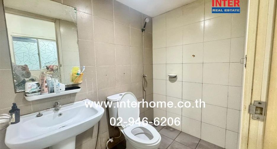 For sale 3 ベッドルーム townhouse in Krathum Baen, Samut Sakhon