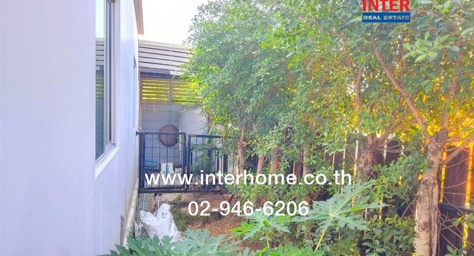 For sale 3 bedrooms townhouse in Mueang Samut Prakan, Samut Prakan