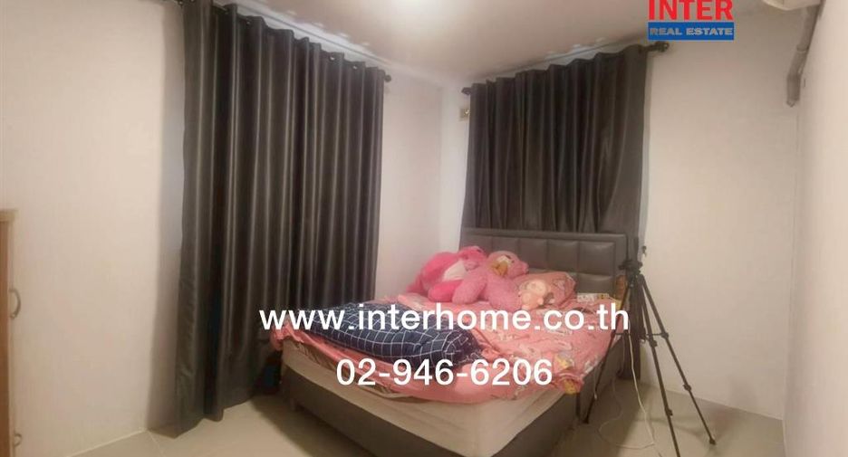 For sale 3 bedrooms townhouse in Mueang Samut Prakan, Samut Prakan