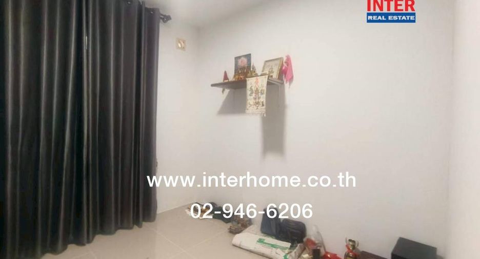 For sale 3 bedrooms townhouse in Mueang Samut Prakan, Samut Prakan