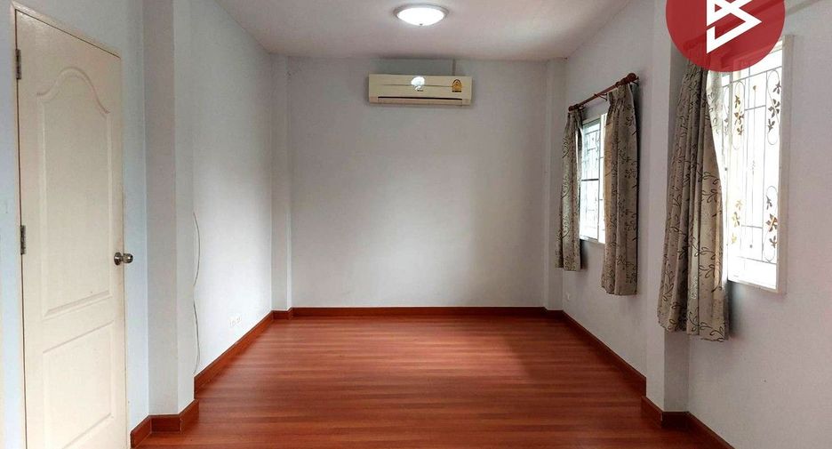 For sale 3 bedrooms house in Khlong Sam Wa, Bangkok